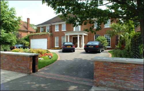 39 Winnington Road a